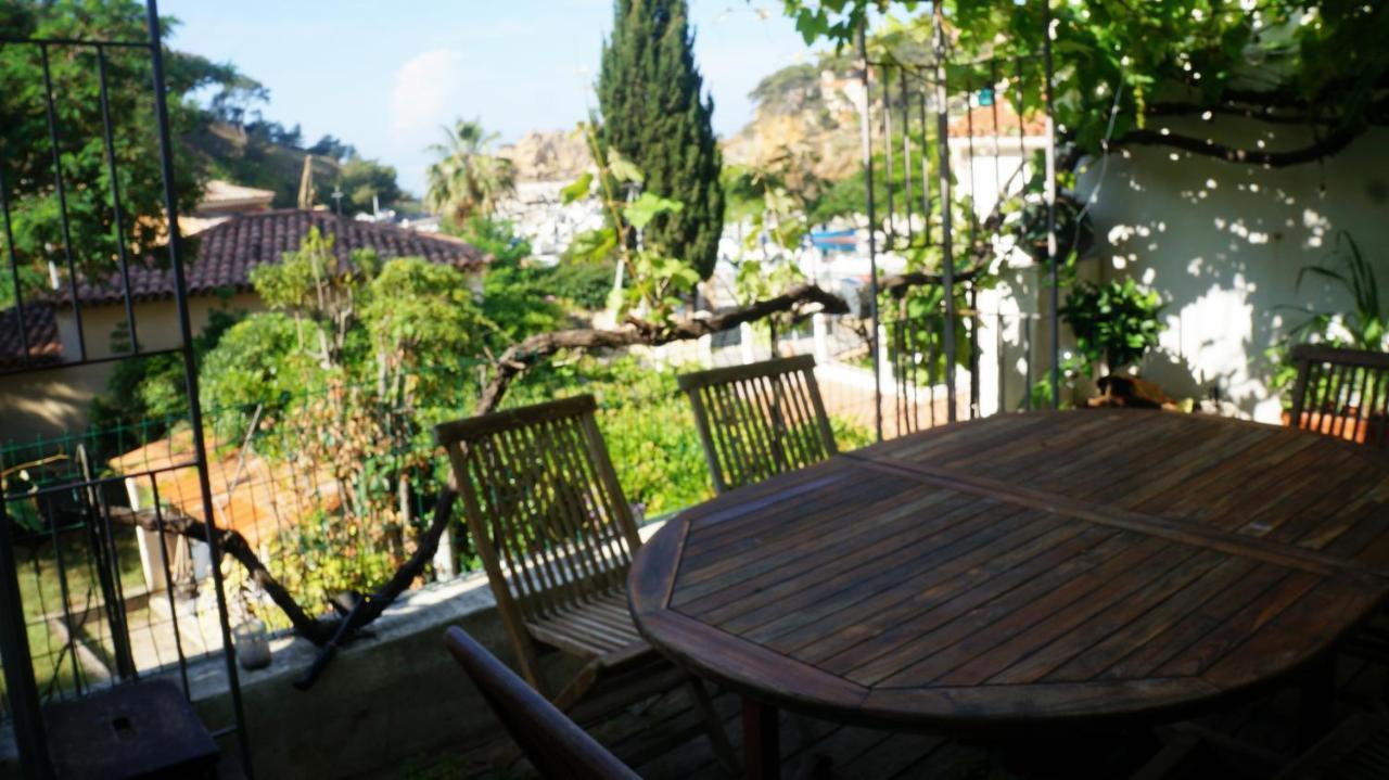 Charming Seaside Ensues-la-Redonne